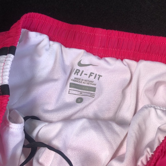 Shorts - Picture 3 of 4